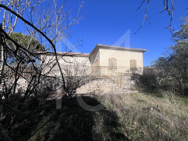 VILLARS MAISON DE PLAIN-PIED AU COEUR DU LUBERON SUR 12 164